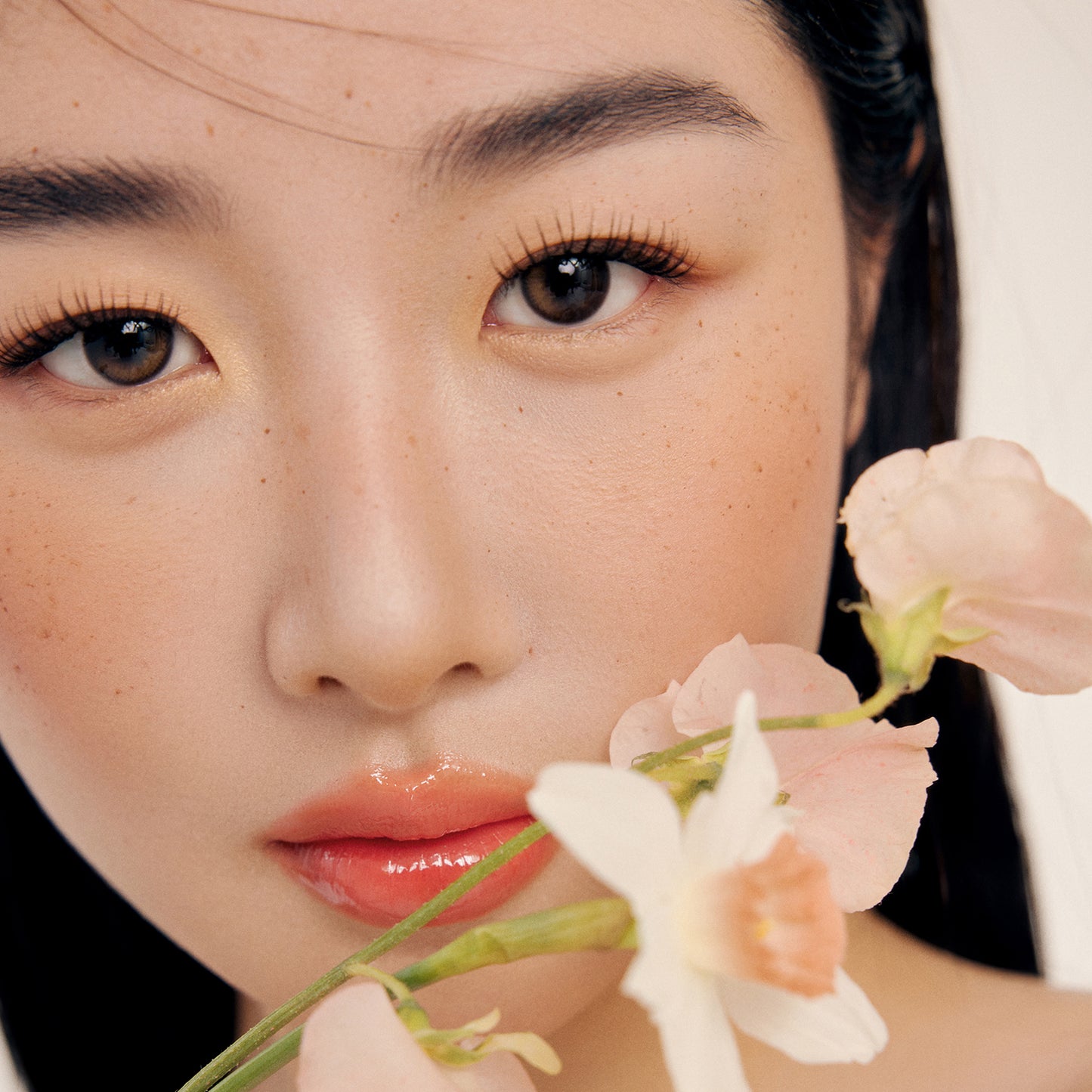 Glowing Bloom Lip Stain - 02 Neutral Coral