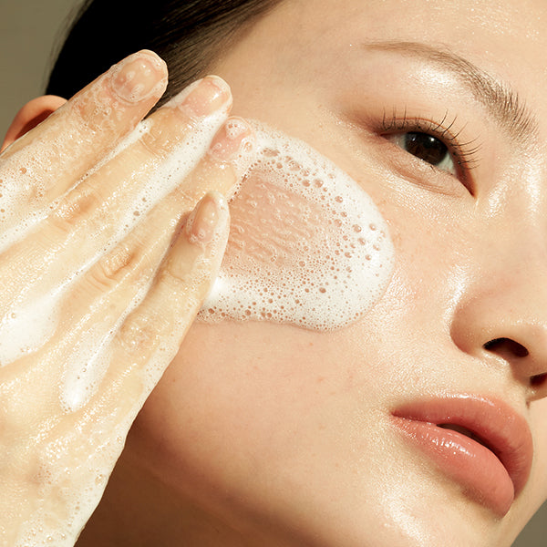 Gentle Black Facial Cleanser 140ml